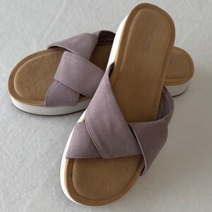 Koolaburra Purple Sandals Cross-Strap Comfort Size 9